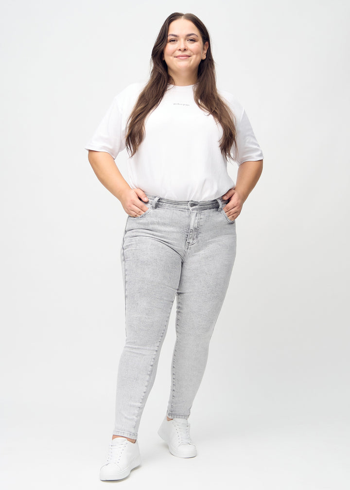 Elena – Contour-Fit Women’s Sculpting Denim Jeans