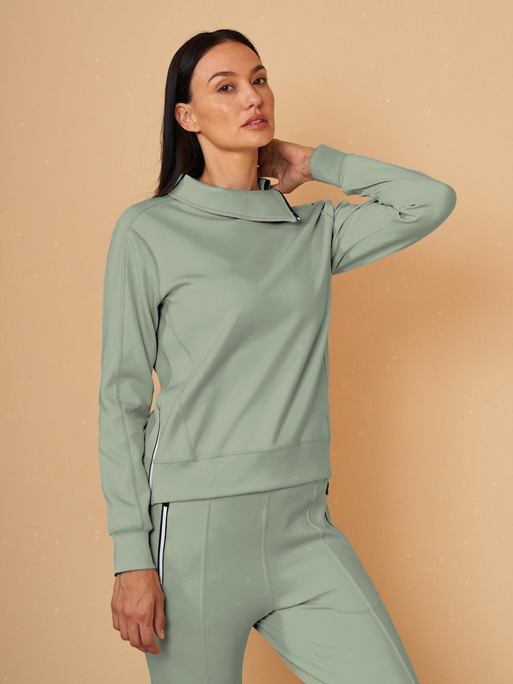 Jennifer – Irregular-Collar Women’s Golf Pullover & Pant Set