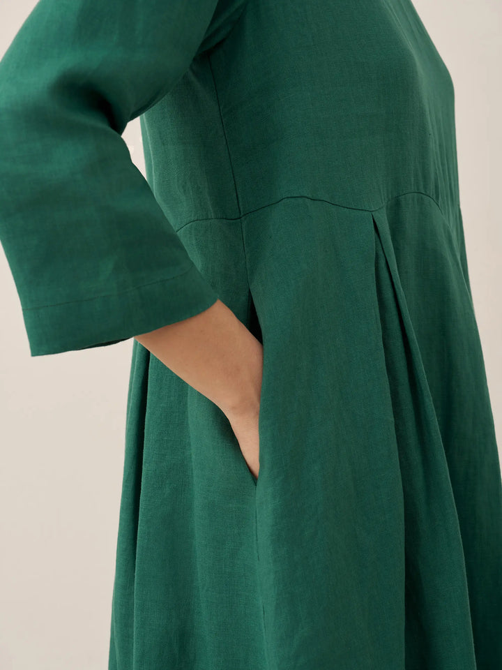 Jacquelyn – Linen Bateau Neck Pleated Women’s Maxi Dress