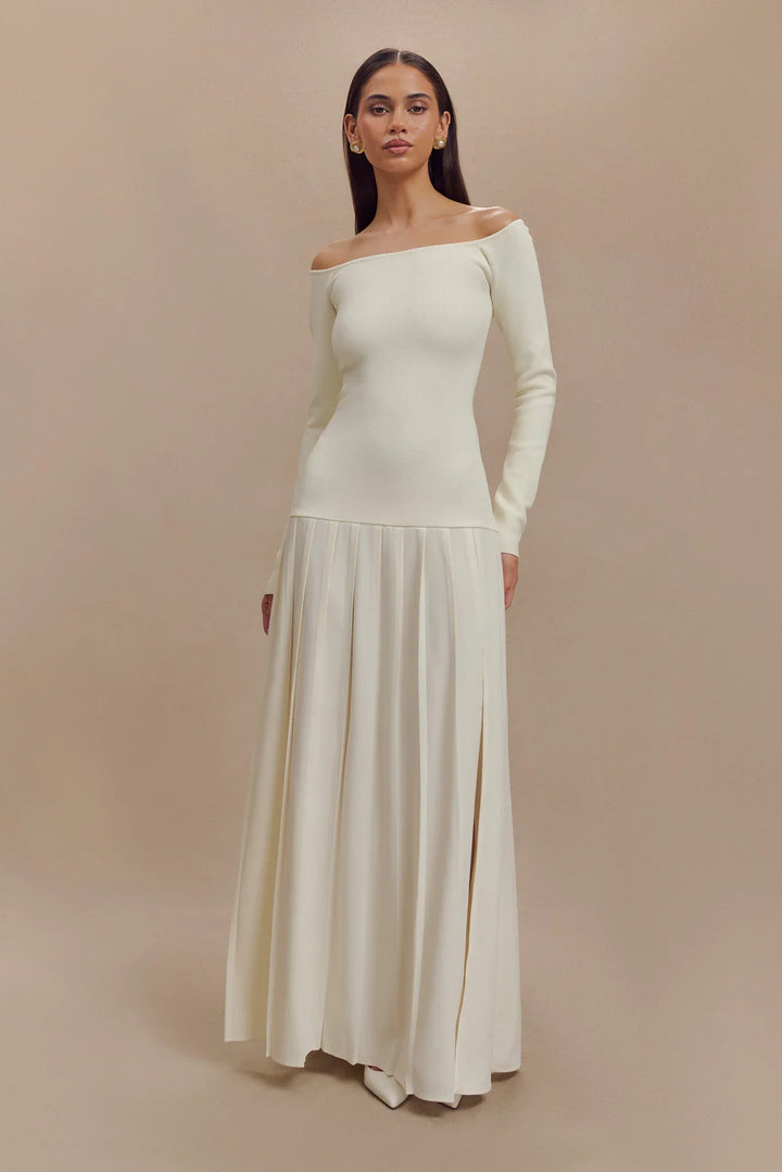 Sienna – Elegant Knit Off-Shoulder Women's Maxi Dress