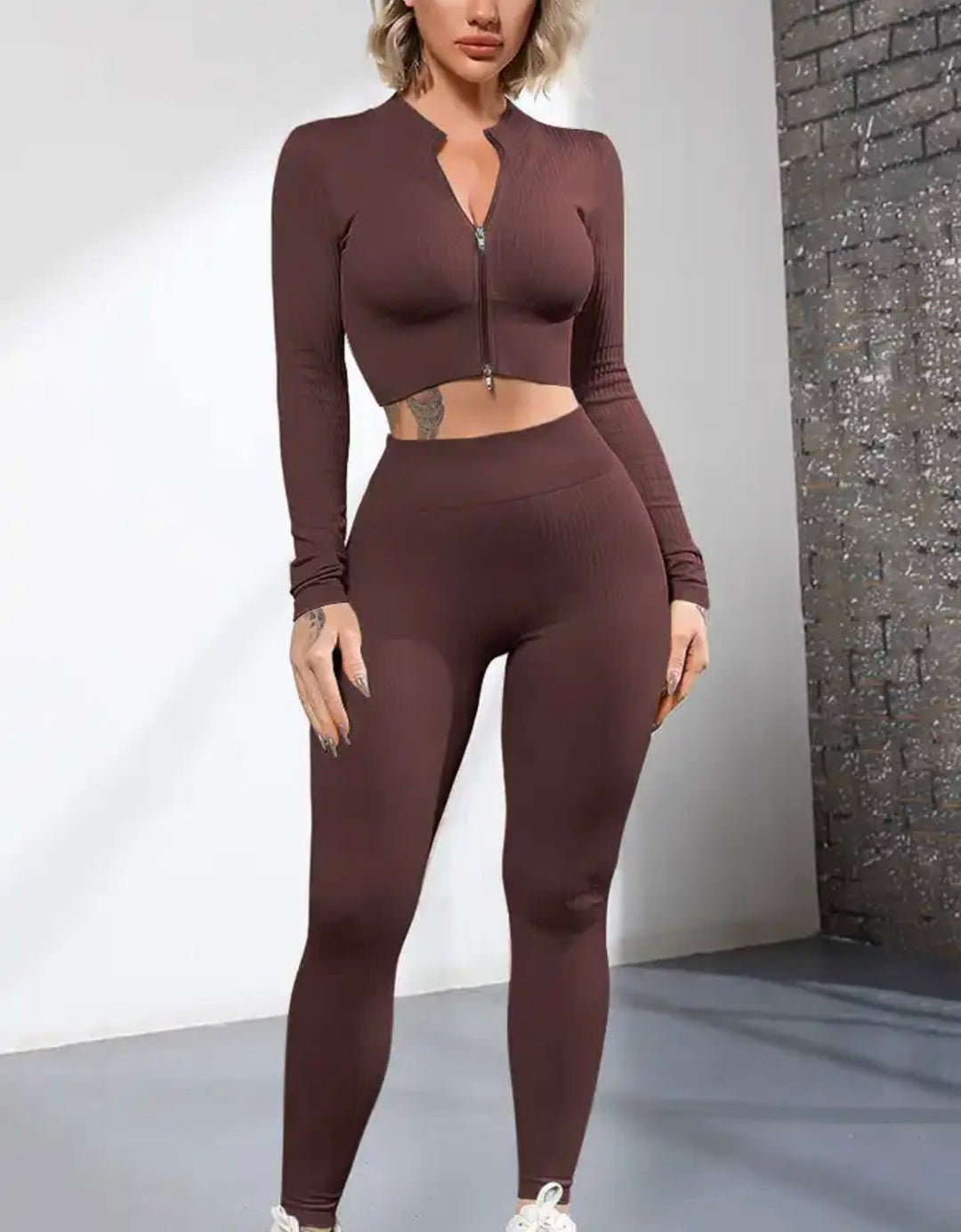 Ayanna – SculptFit Women’s Zipper Workout Set