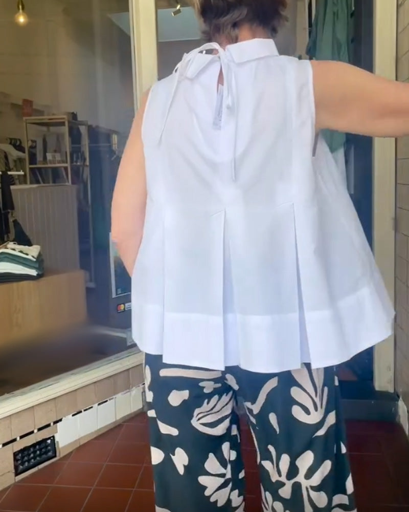 Dana – Sleeveless Solid Colour Blouse for Women