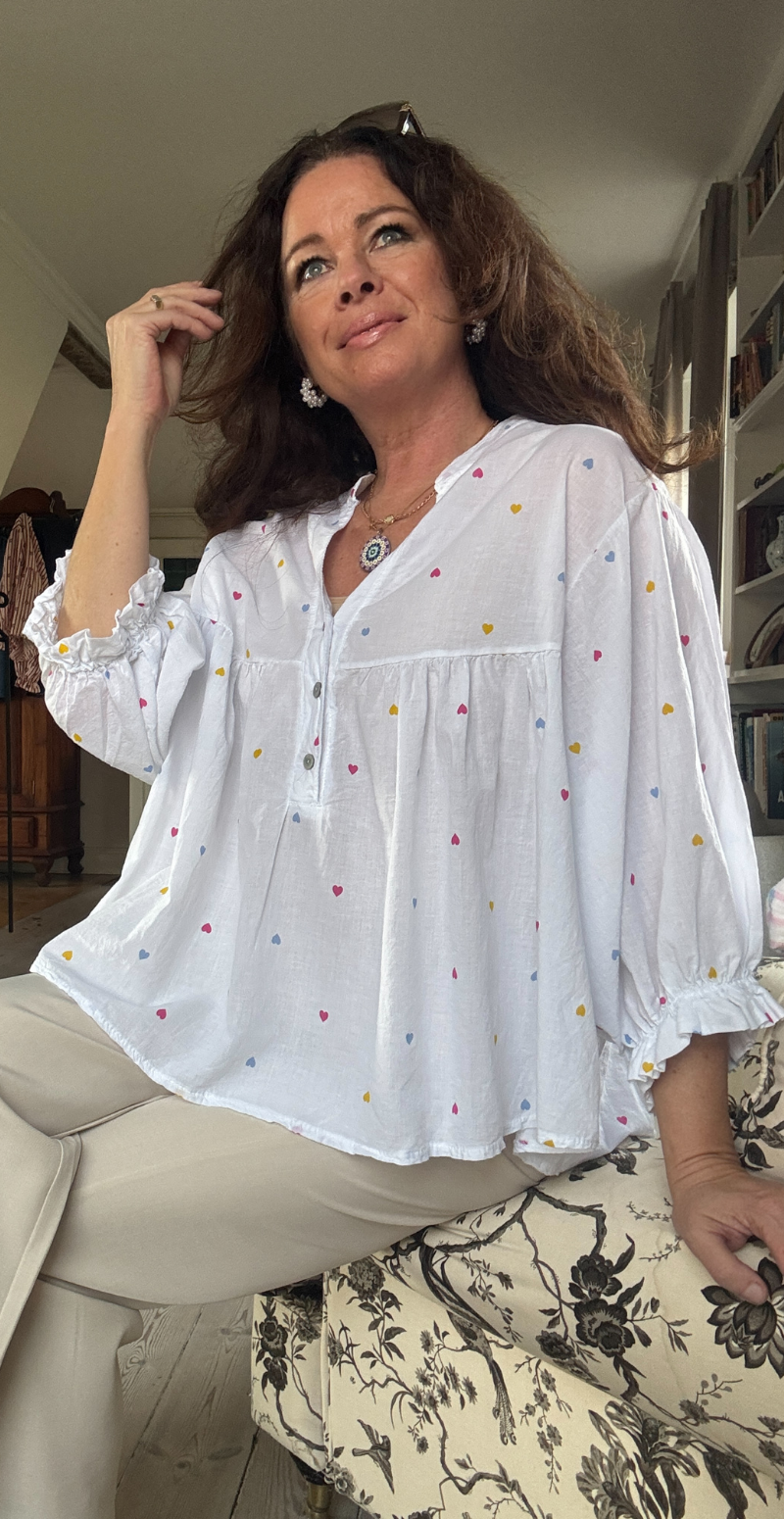 Chiara – Elegant Women’s Blouse with Pearl-Button Details