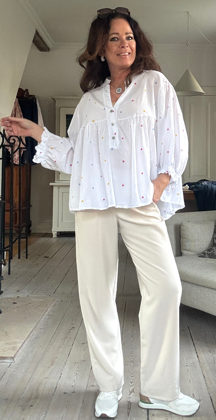 Chiara – Elegant Women’s Blouse with Pearl-Button Details