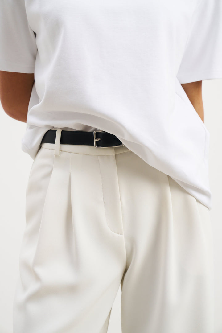 Alessandra – Elegant White Pleated Wide-Leg Trousers for Women