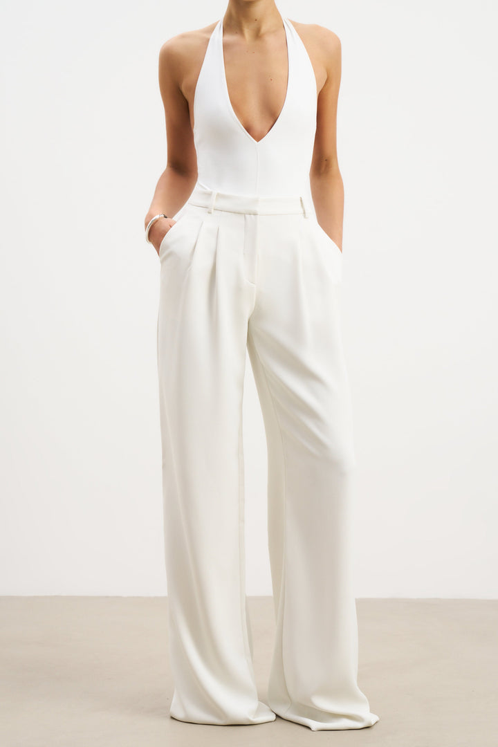 Alessandra – Elegant White Pleated Wide-Leg Trousers for Women