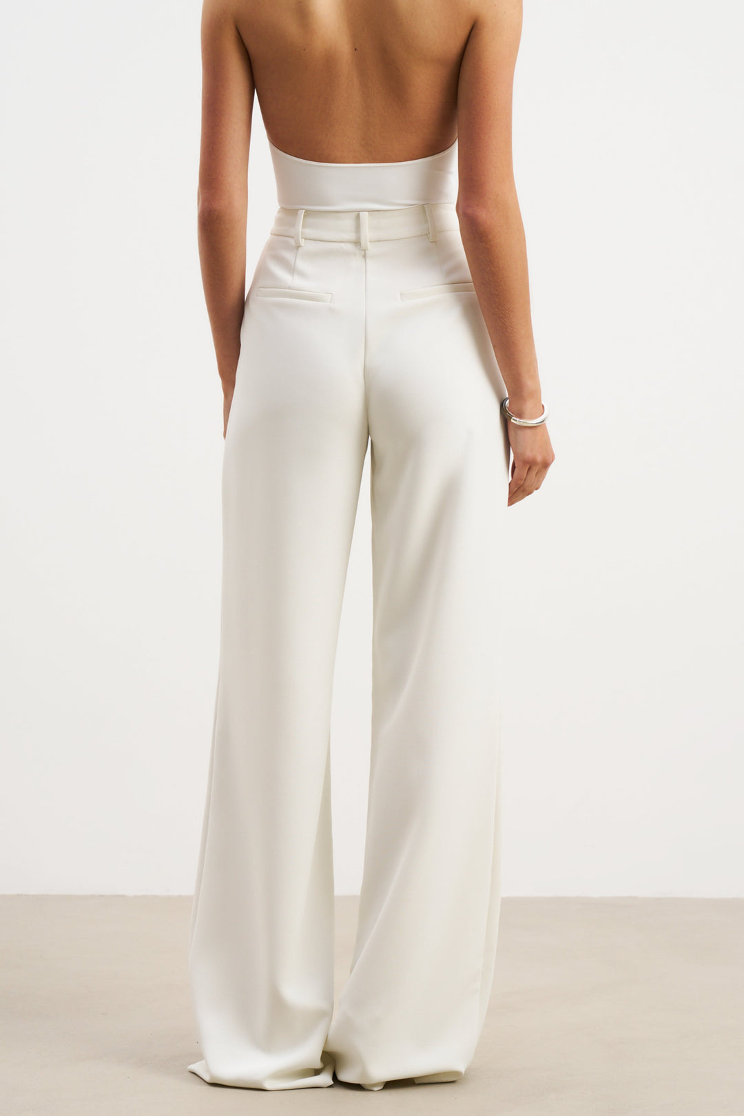 Alessandra – Elegant White Pleated Wide-Leg Trousers for Women