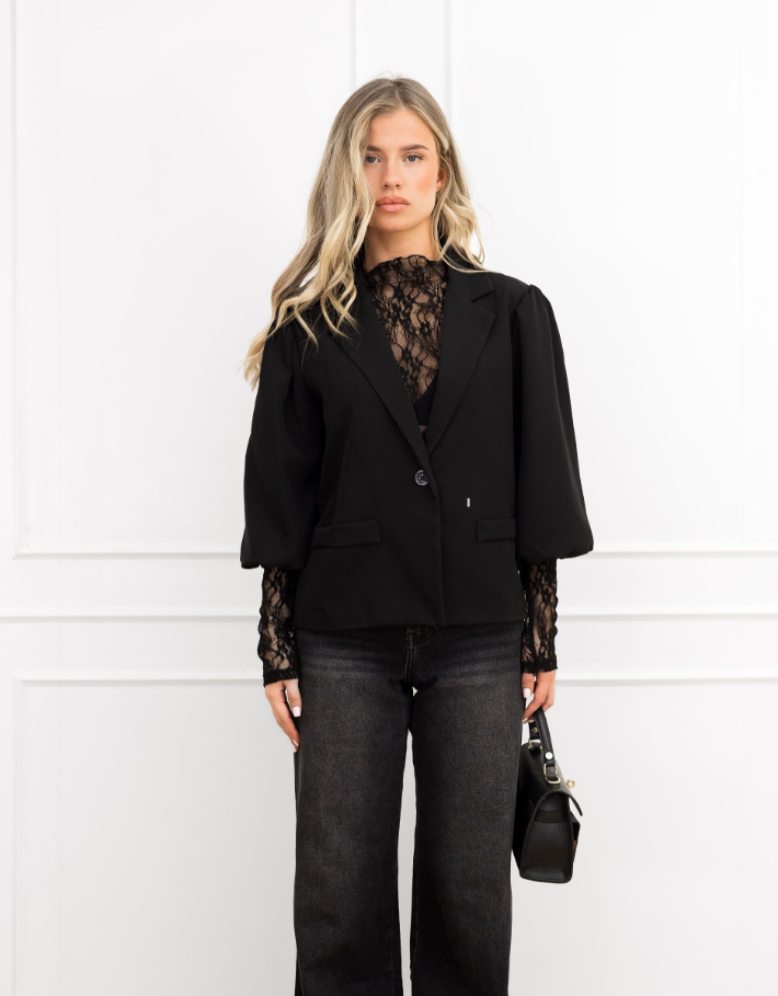 Giulia – Tailored Women’s Blazer