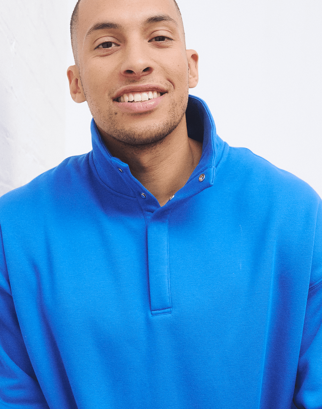 Alexis – Azure Blue Snap-Collar Unisex Sweatshirt