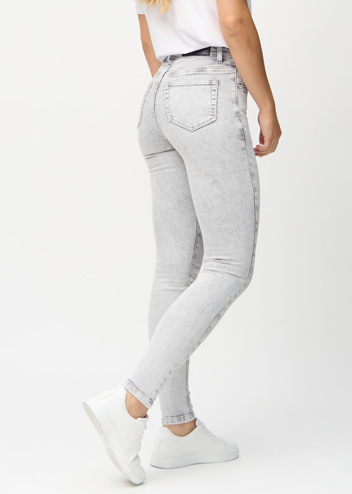 Elena – Contour-Fit Women’s Sculpting Denim Jeans