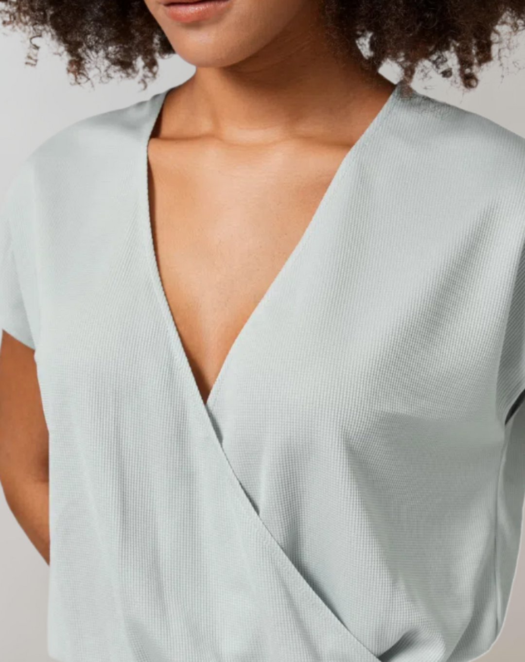 Samantha – Flowy Women’s V-Neck Pocket Jumpsuit