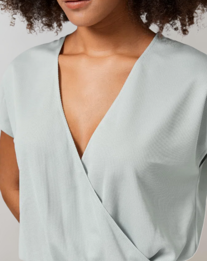 Samantha – Flowy Women’s V-Neck Pocket Jumpsuit