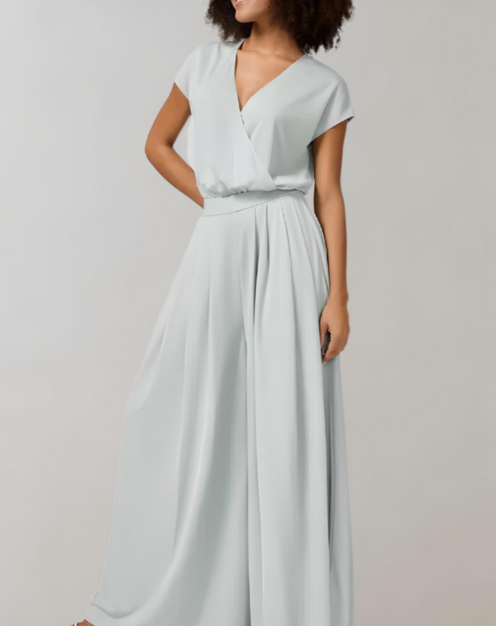 Samantha – Flowy Women’s V-Neck Pocket Jumpsuit