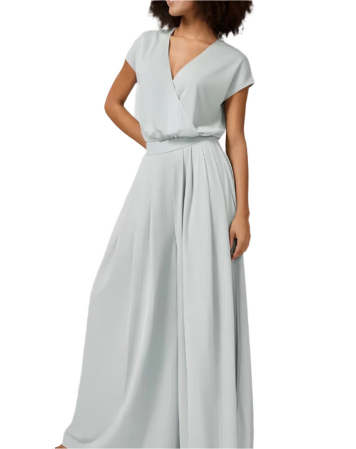 Samantha – Flowy Women’s V-Neck Pocket Jumpsuit