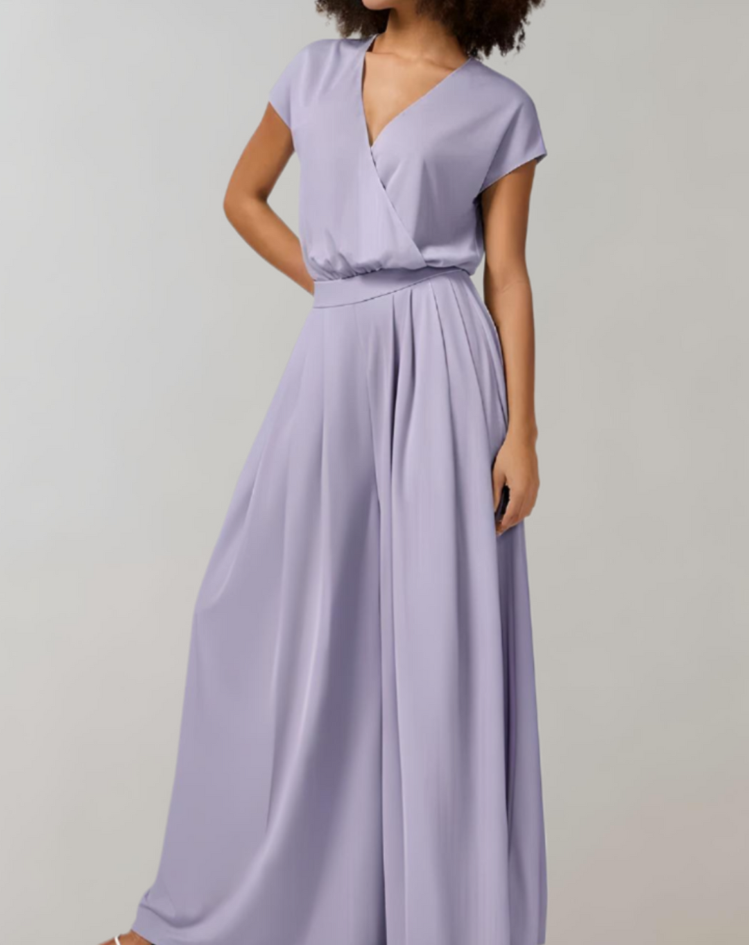 Samantha – Flowy Women’s V-Neck Pocket Jumpsuit