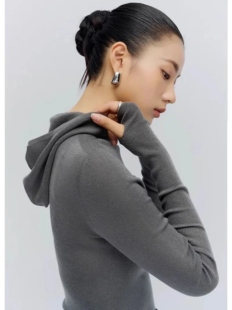 Mika – Bodyhugging Knitted Hoodie for Women