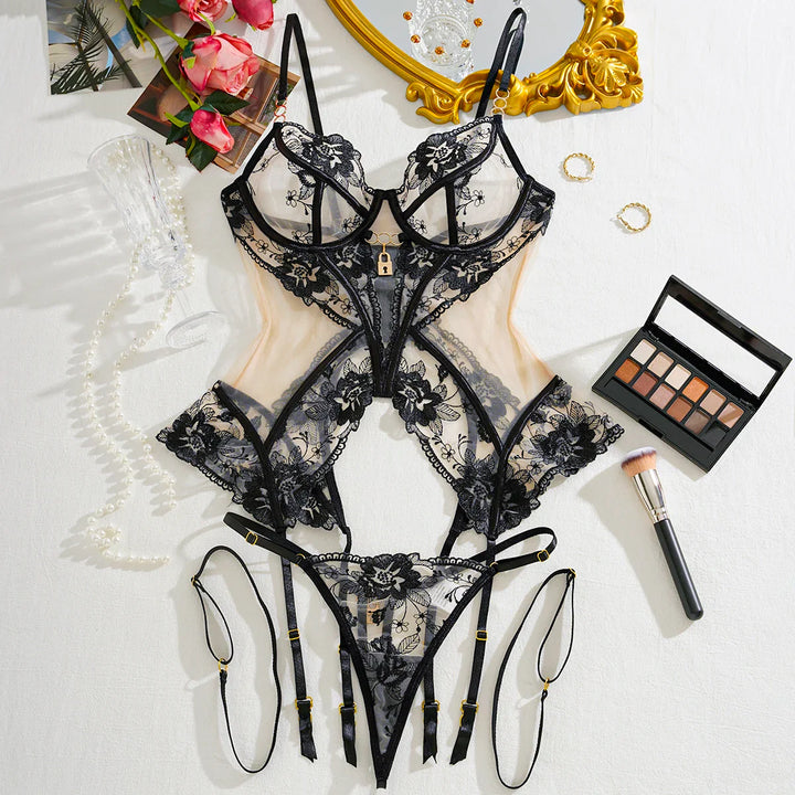 Carol – Luxe Lock Lace Lingerie Set for Women