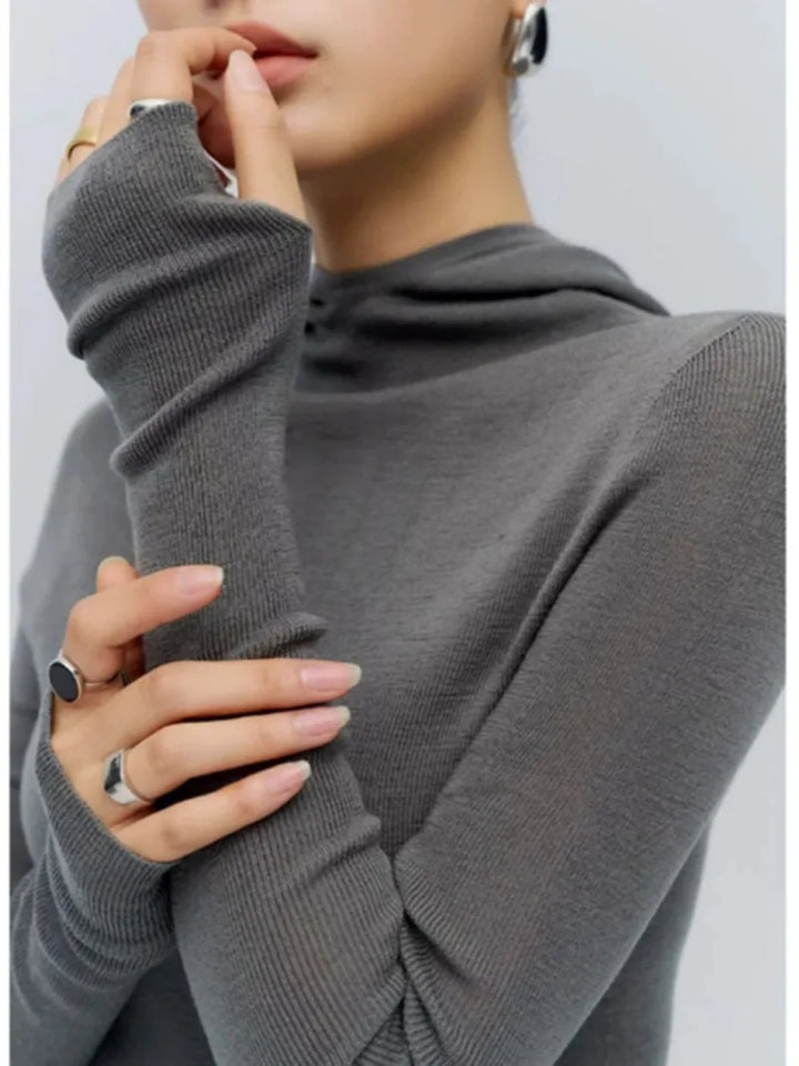Mika – Bodyhugging Knitted Hoodie for Women