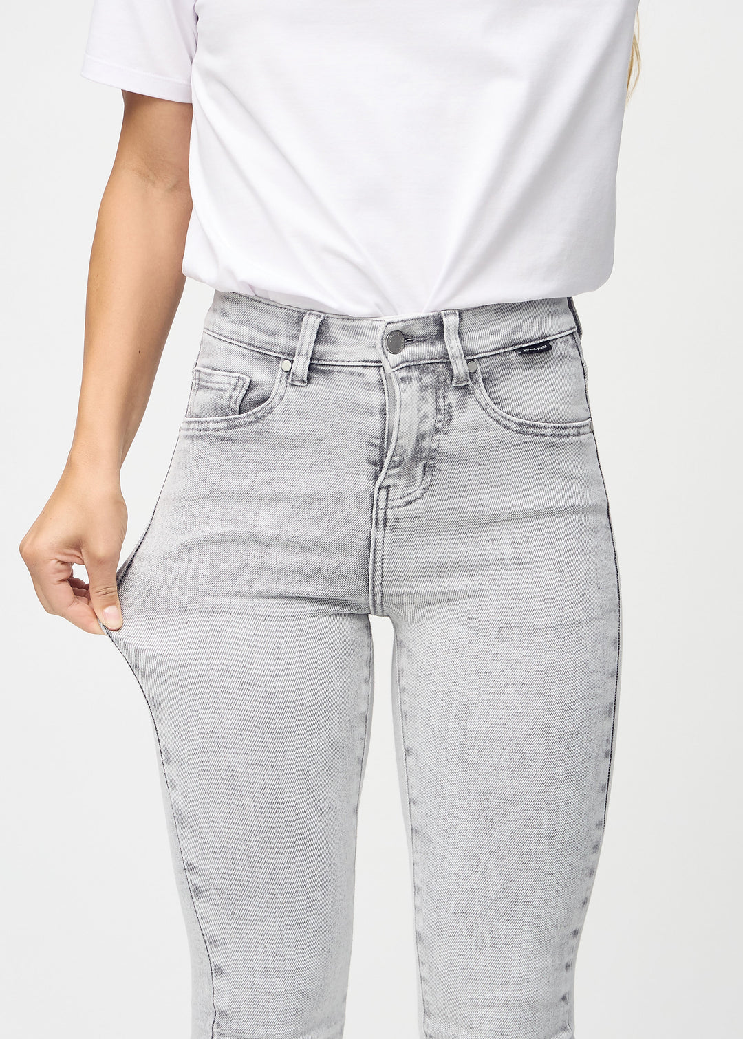 Elena – Contour-Fit Women’s Sculpting Denim Jeans