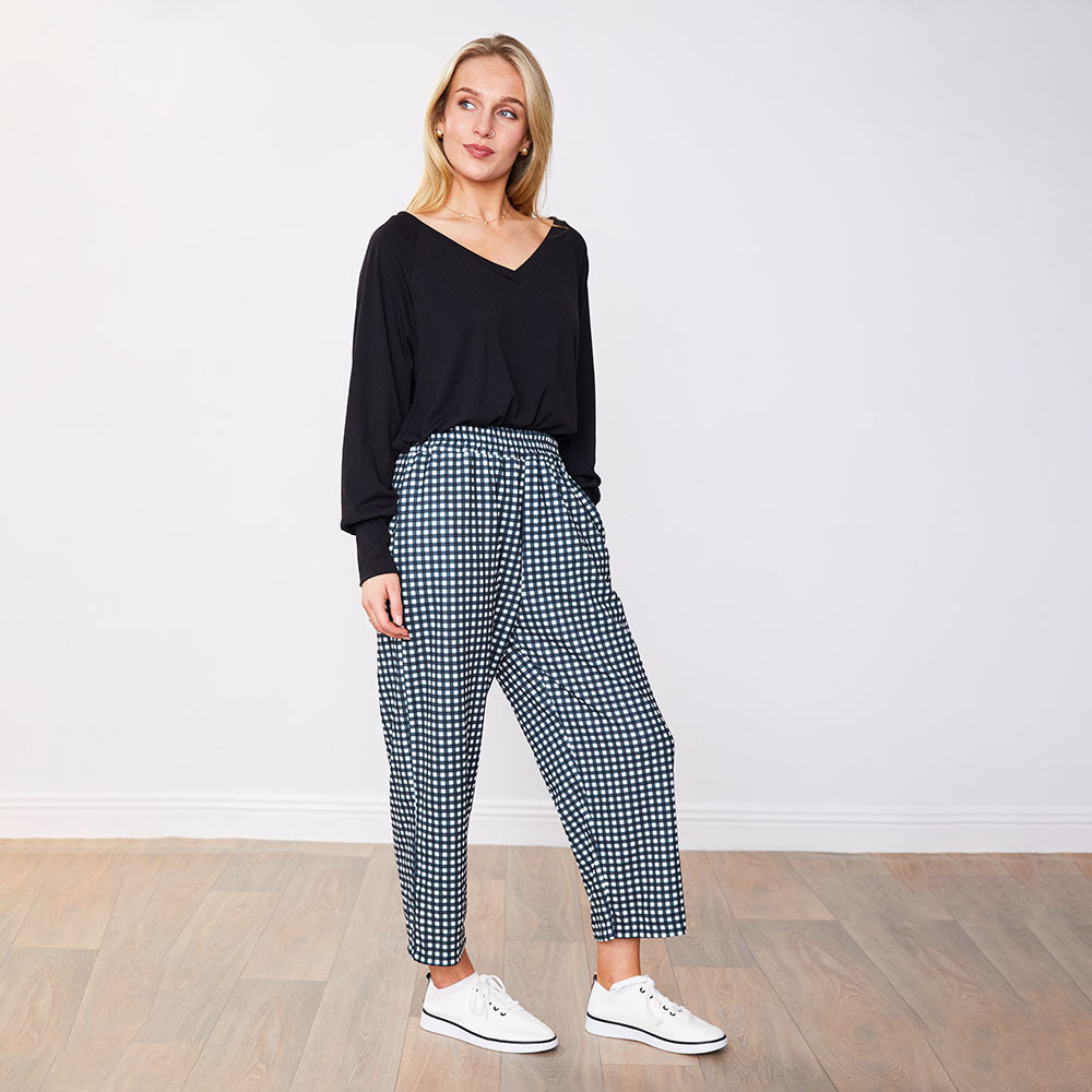 Clarize – Women’s Green Checkered Tailored Trousers