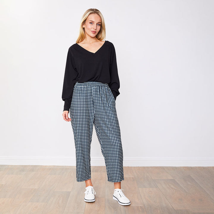 Clarize – Women’s Green Checkered Tailored Trousers