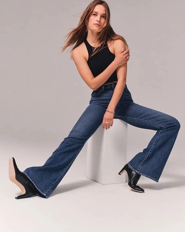 Sophie – Super High-Waist Flared Jeans for Women