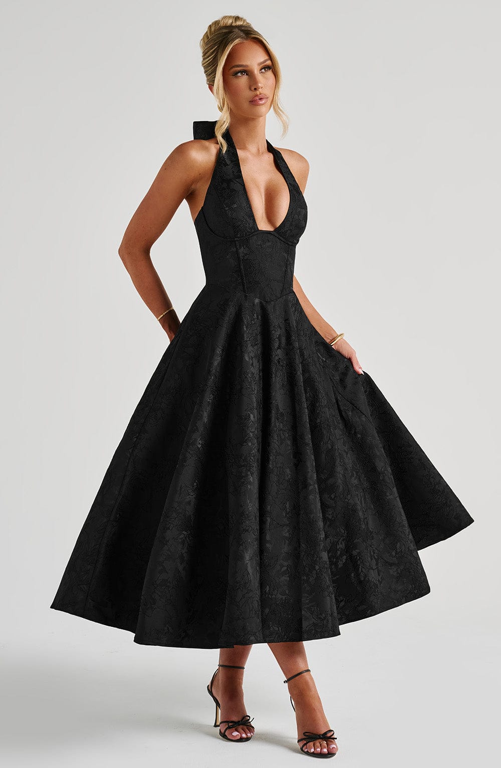 Erlinda – Effortless Women's Black Maxi Dress