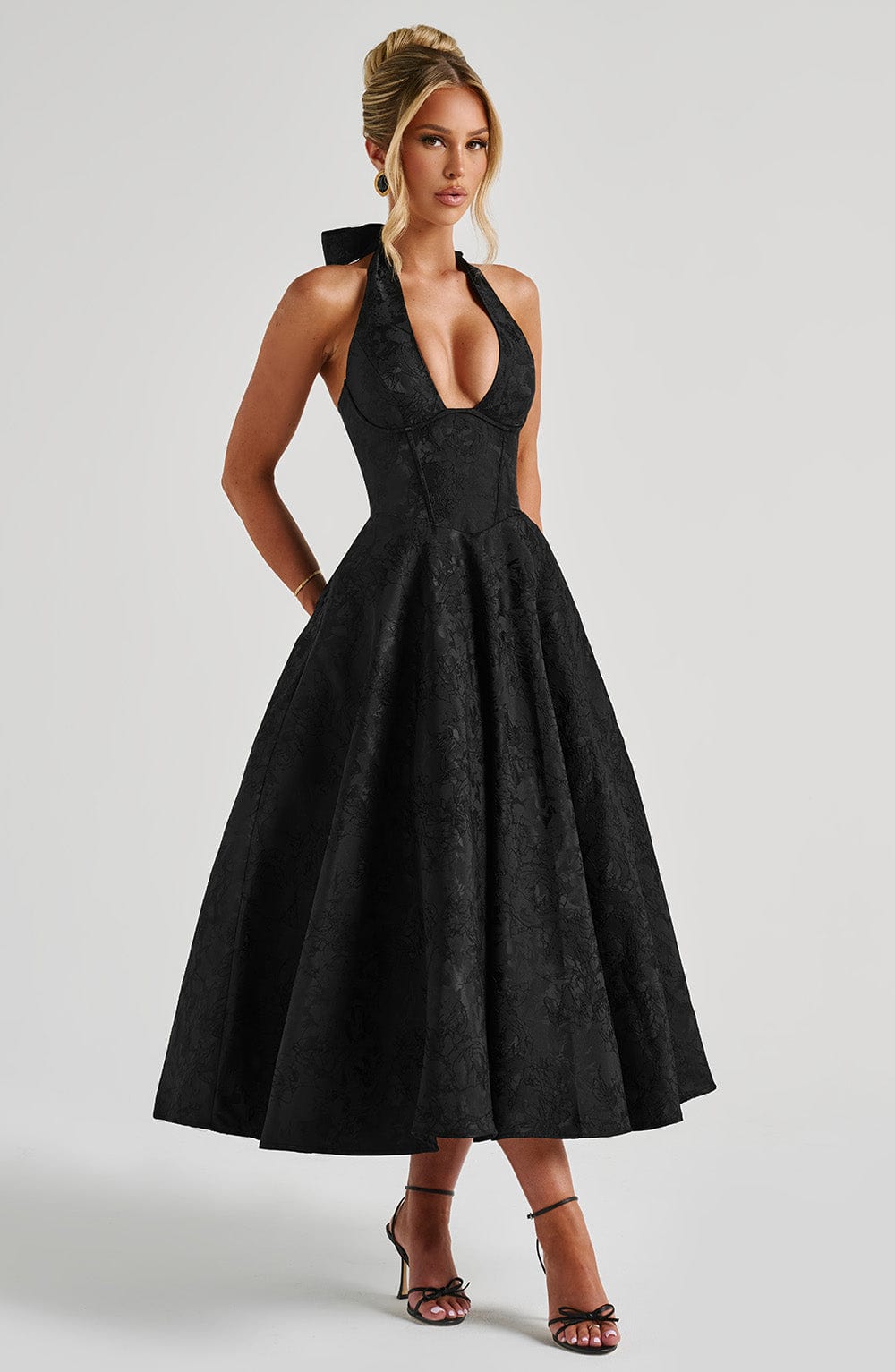 Erlinda – Effortless Women's Black Maxi Dress