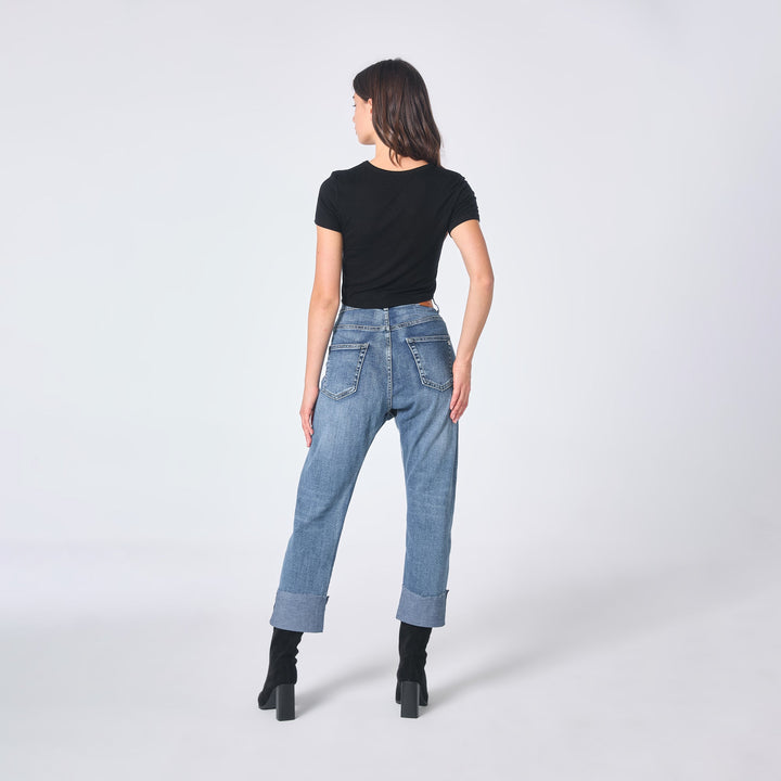 Lyka – Trendy Loose Cross Jeans for Women