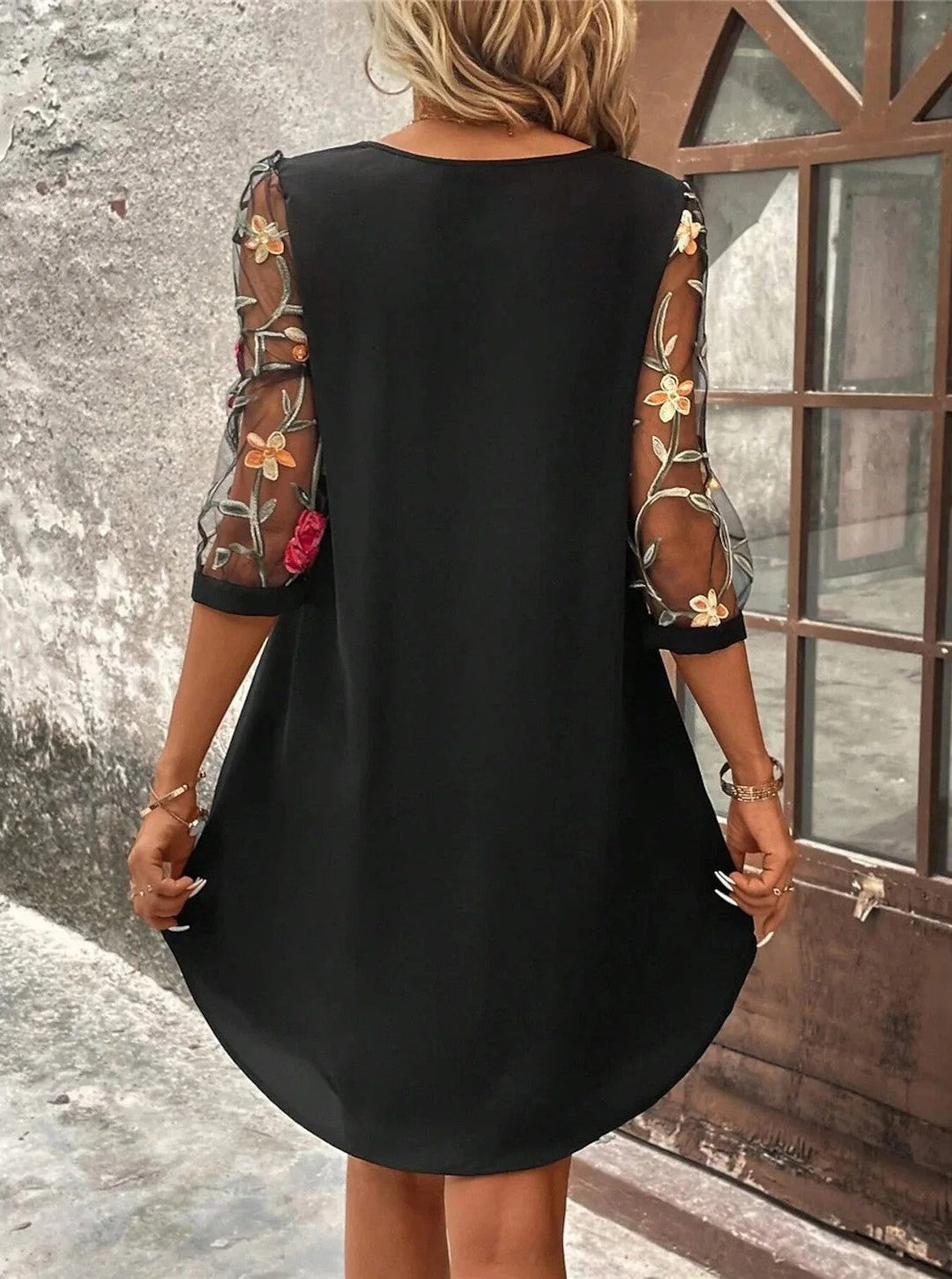 Tyronia – Embroidered Women’s Knee-Length Dress