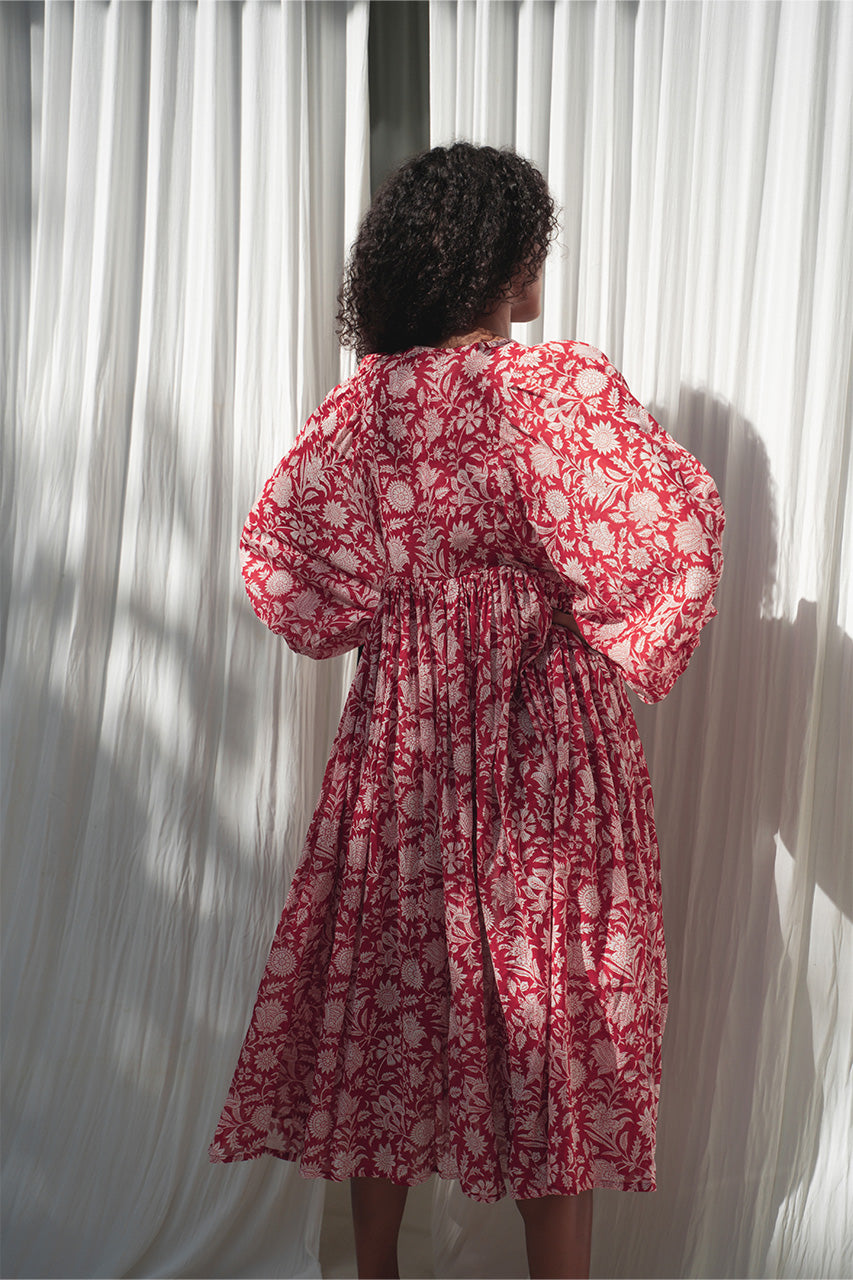 Erika – Romantic Sleeved Women’s Flowy Dress