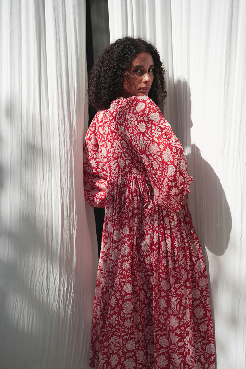 Erika – Romantic Sleeved Women’s Flowy Dress