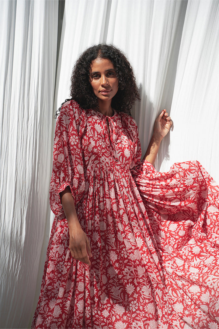 Erika – Romantic Sleeved Women’s Flowy Dress