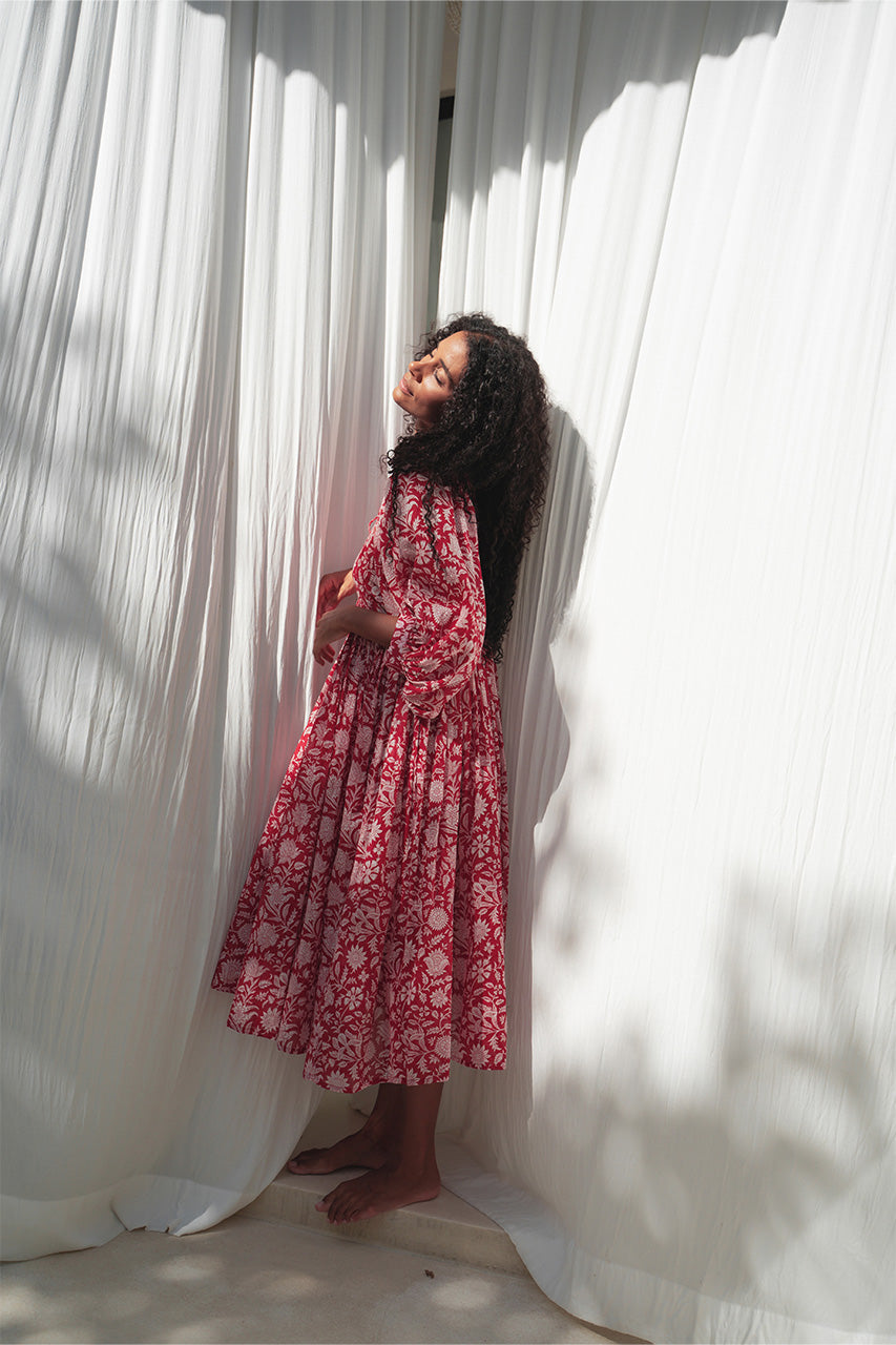 Erika – Romantic Sleeved Women’s Flowy Dress