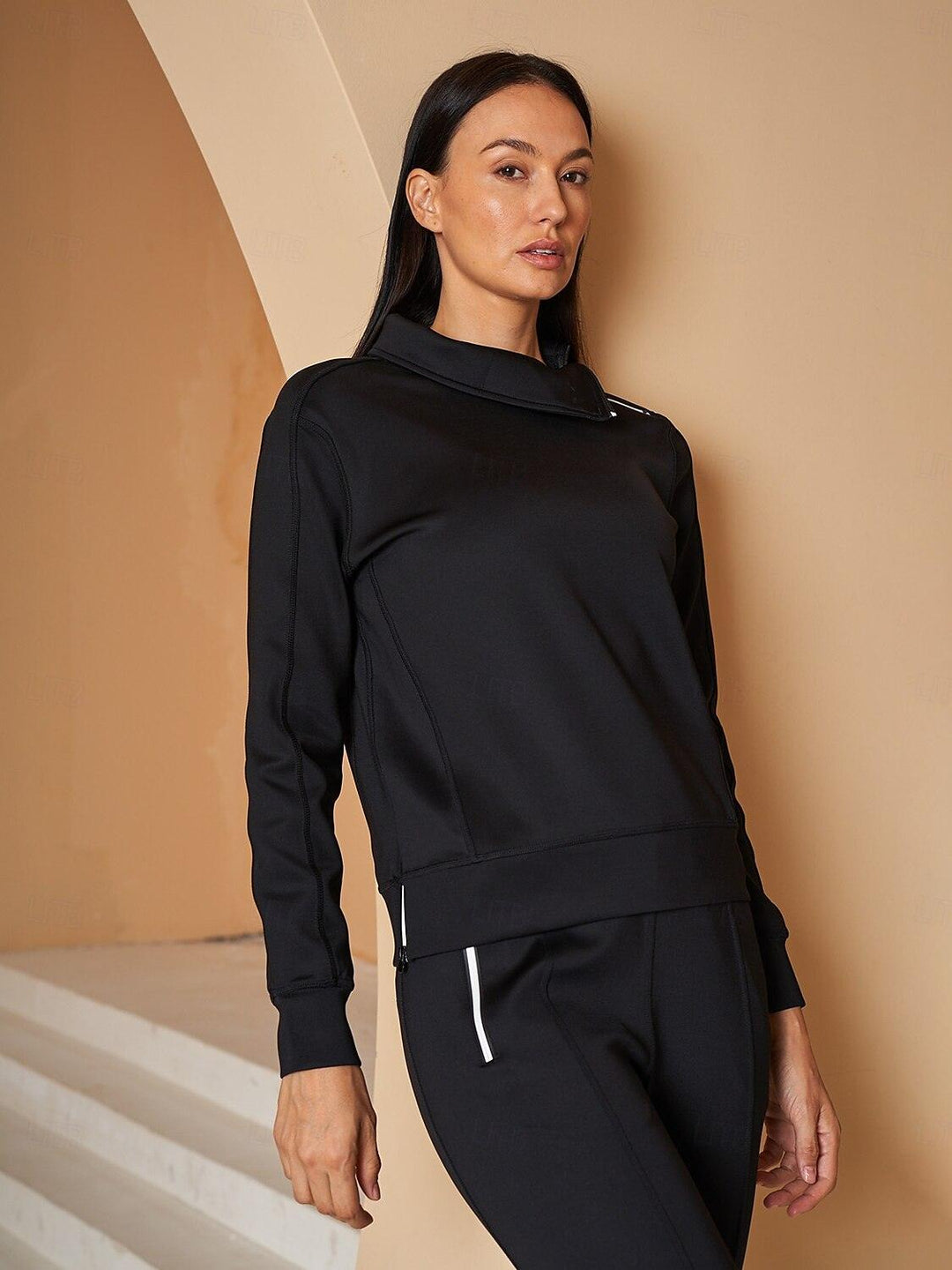 Jennifer – Irregular-Collar Women’s Golf Pullover & Pant Set