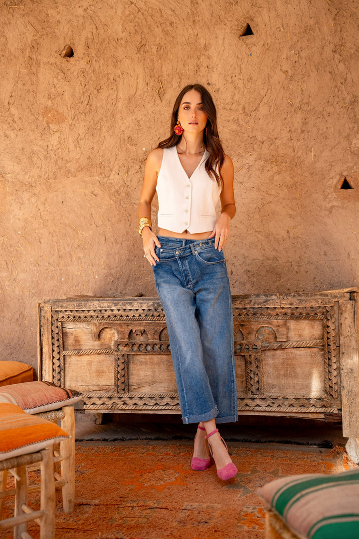 Lyka – Trendy Loose Cross Jeans for Women