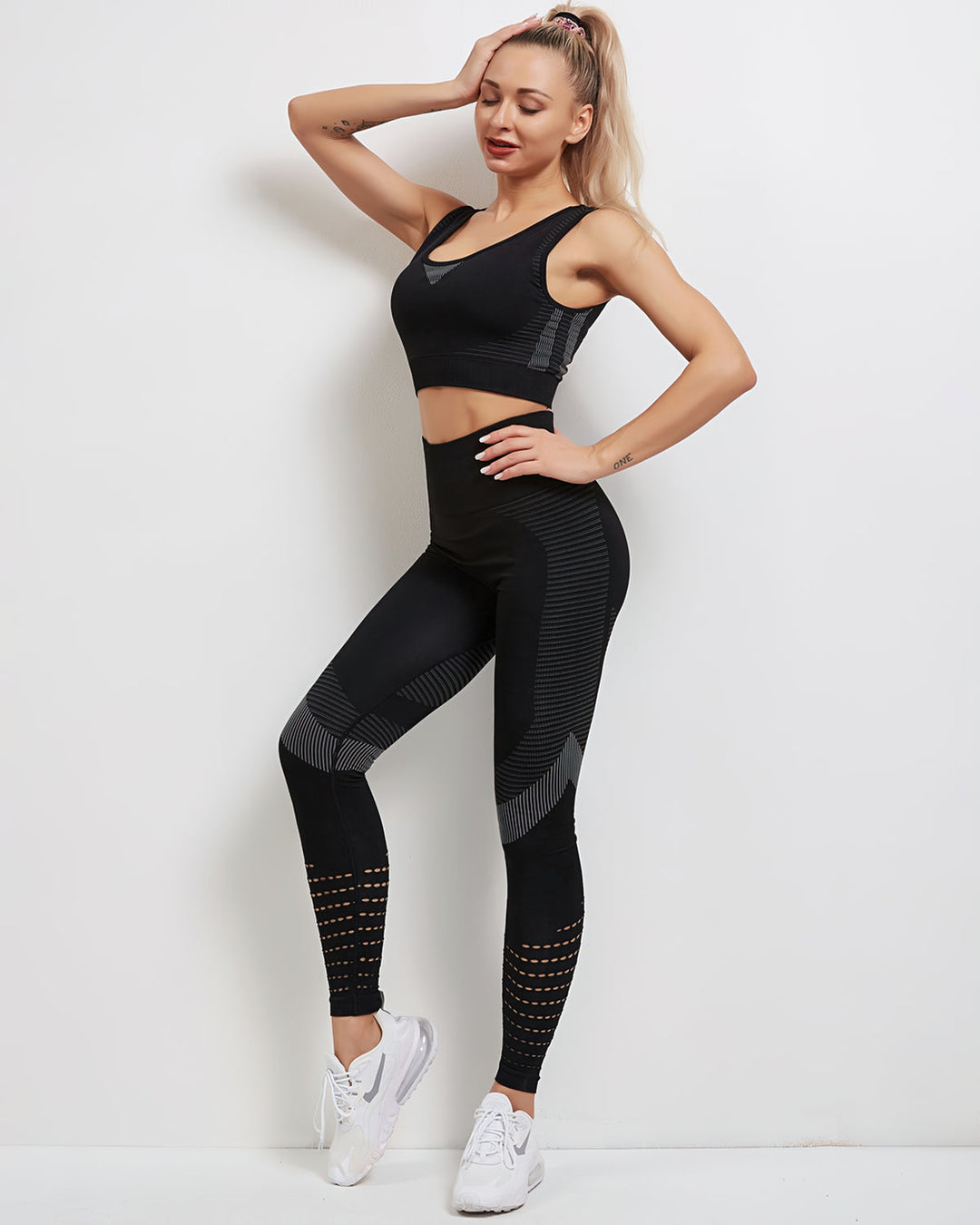 Stephanie – 4-Way Stretch Women’s Activewear Set