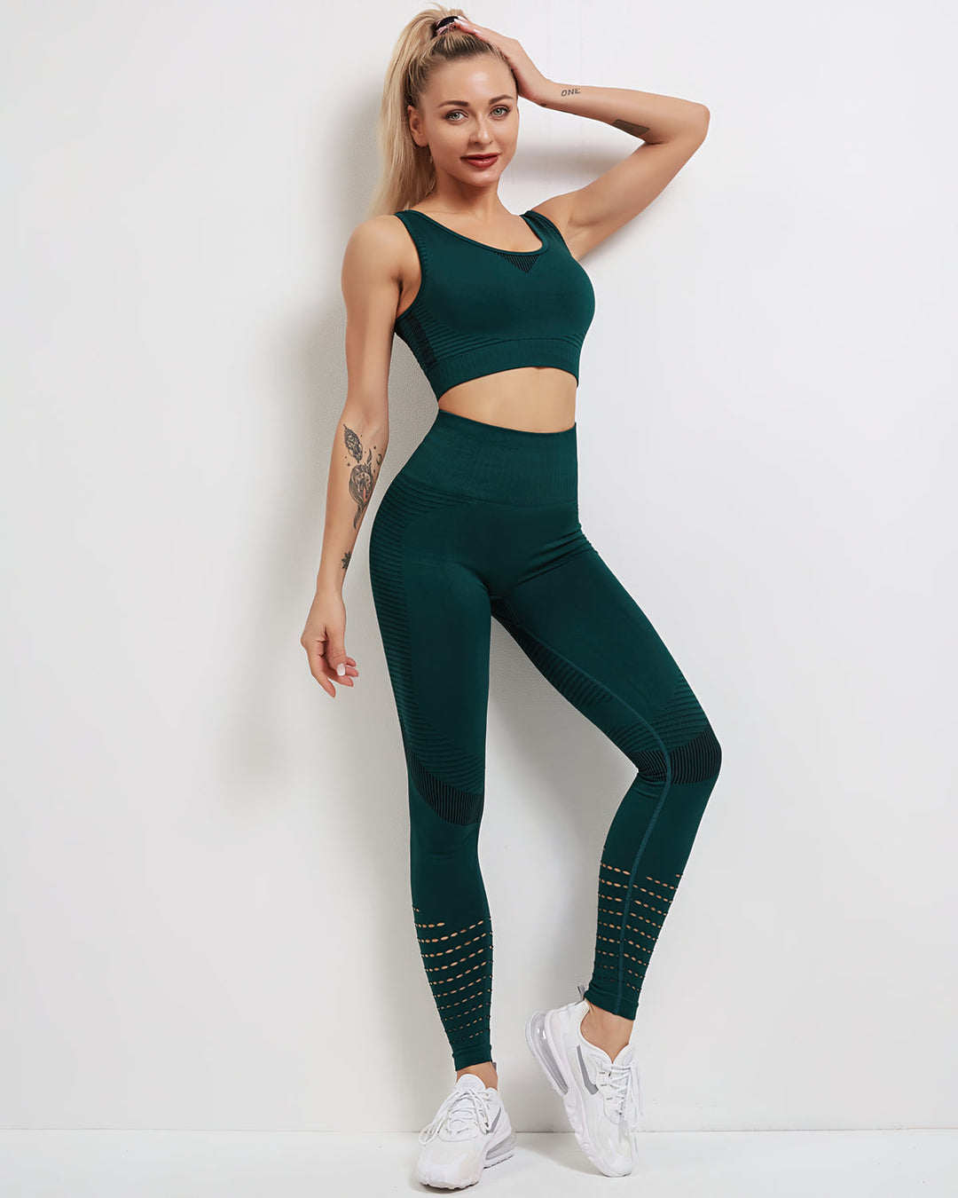 Stephanie – 4-Way Stretch Women’s Activewear Set